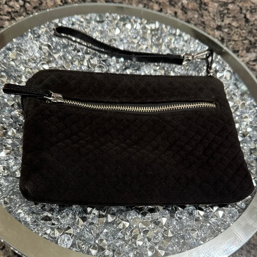 Vera Bradley Black Quilted Wristlet EUc